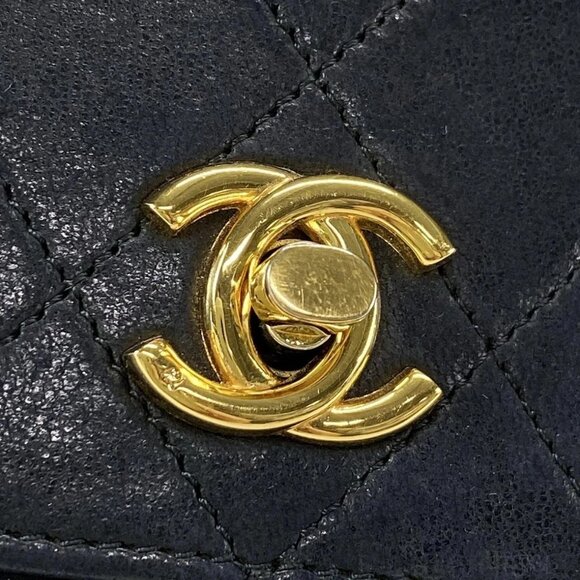 Auth CHANEL Double Flap Matelasse - Black Lambskin Shoulder Bag Gold hardware - Picture 10 of 15